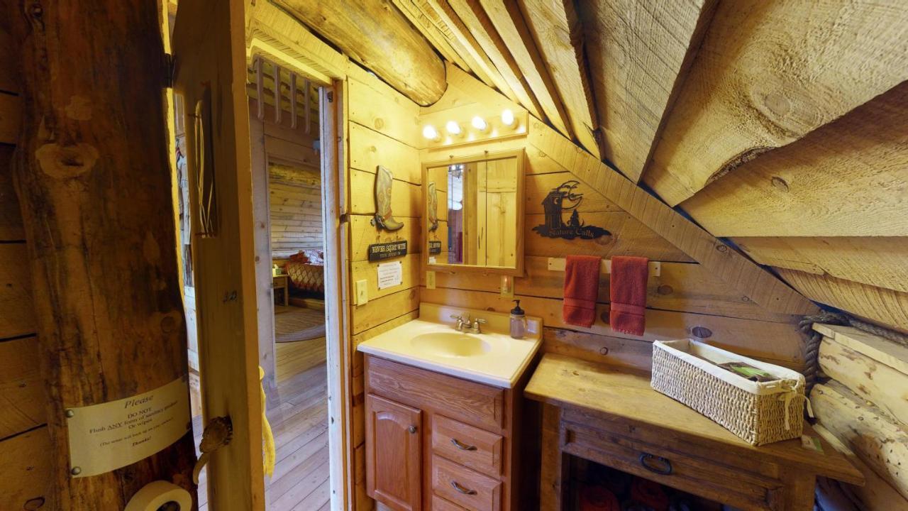 Canyon View Family Cabin, Deck, Tv Room, Games, Bbq, Campfire Monticello Bagian luar foto