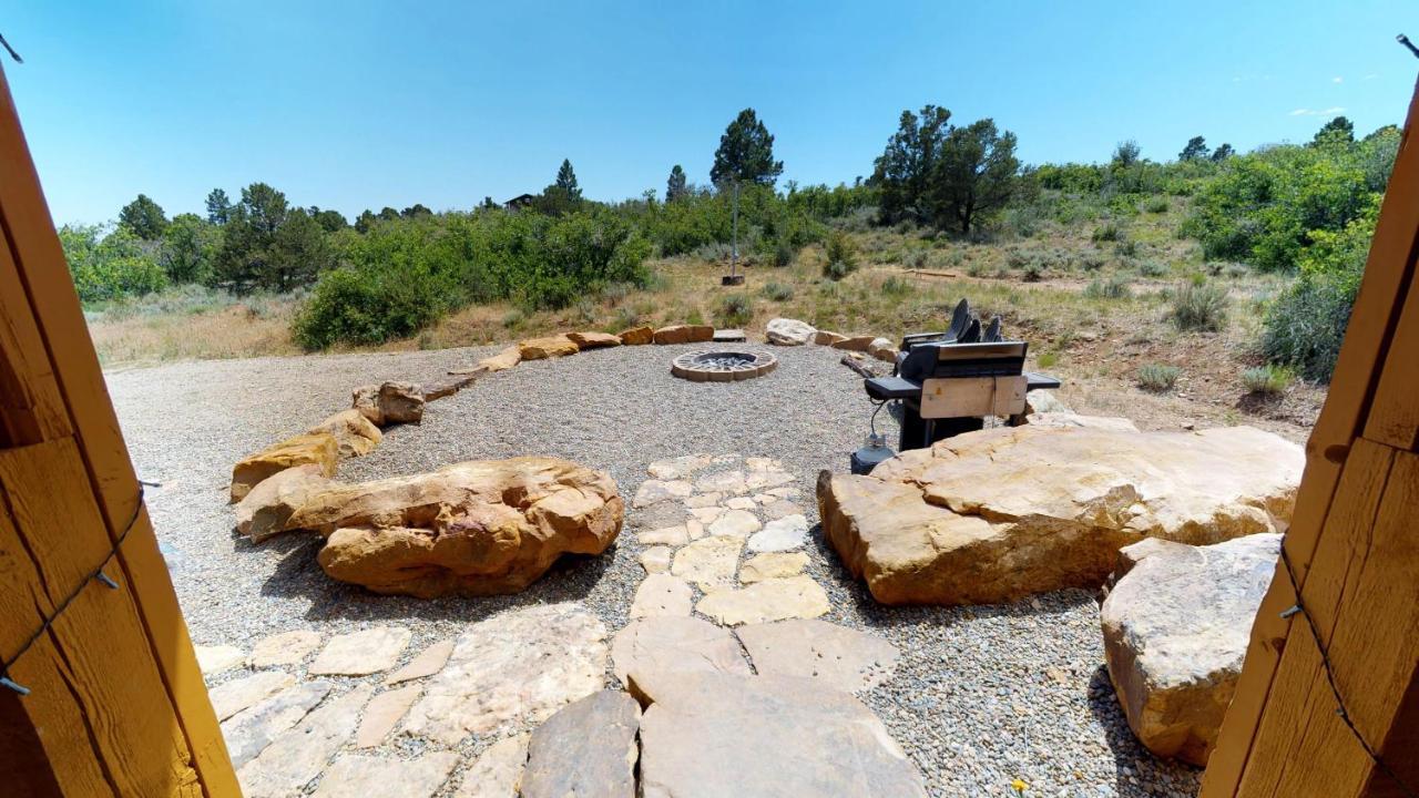 Canyon View Family Cabin, Deck, Tv Room, Games, Bbq, Campfire Monticello Bagian luar foto